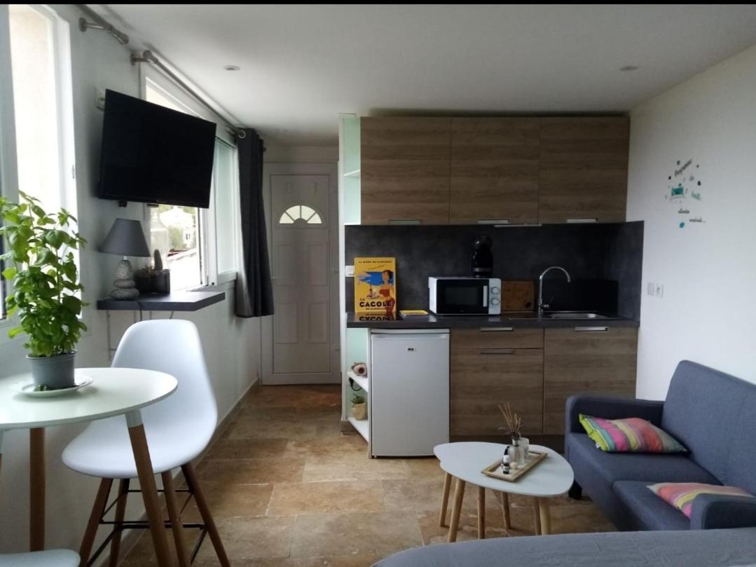 Studio D'Environ 20M2, Piscine, Vue Mer, Pour 2 Personnes Marseille Ngoại thất bức ảnh